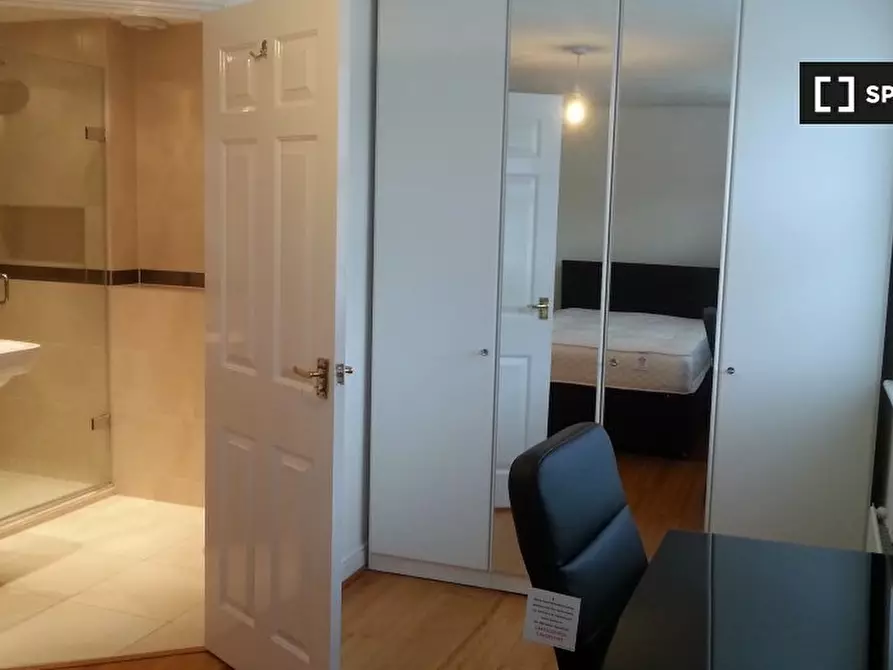 Immagine 2 di Camera condivisa in affitto  in Basevi Way a Lewisham