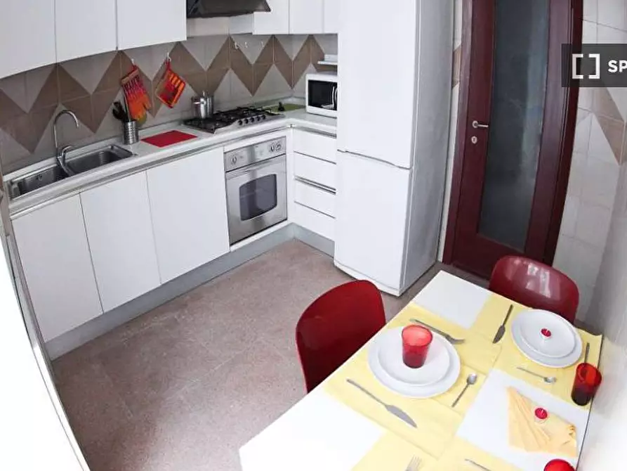 Immagine 3 di Camera condivisa in affitto  in Via Angelo de Vincenti a Milano