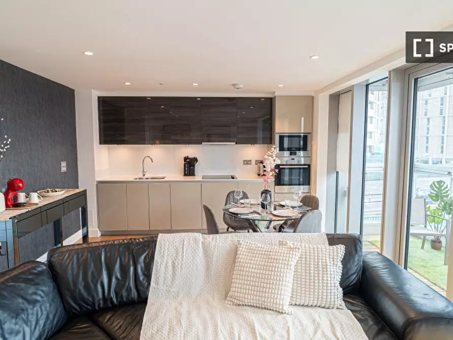 Immagine 2 di Appartamento in affitto  in Barking Rd a East Ham