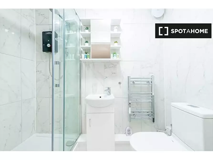 Immagine 7 di Ufficio in affitto  in Flat a Barnet