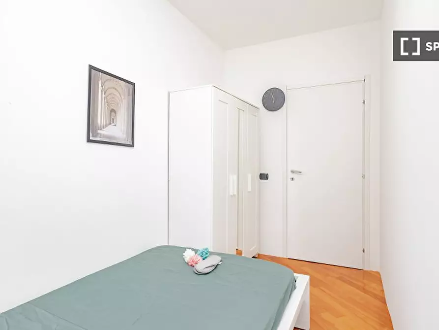 Immagine 5 di Camera condivisa in affitto  in Via Francesco Caracciolo a Milano