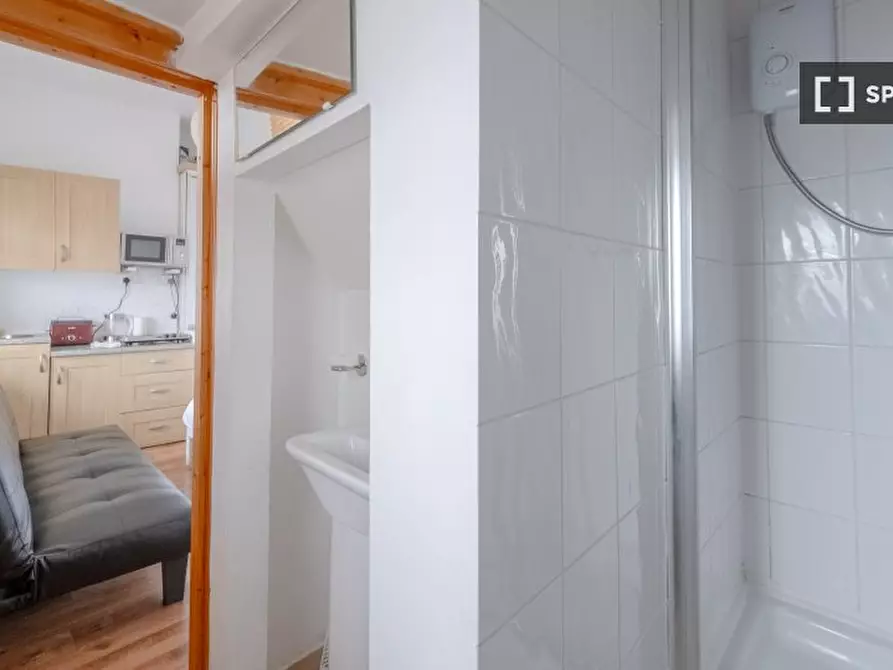 Immagine 8 di Ufficio in affitto  in flat e a Tottenham