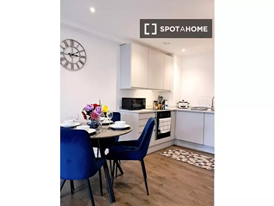 Immagine 6 di Appartamento in affitto  in Worrall St a 