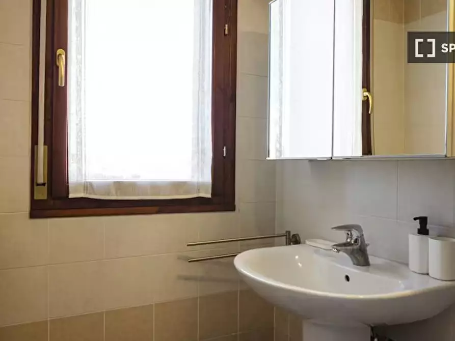 Immagine 13 di Ufficio in affitto  in Via Mario Musolesi a Bologna