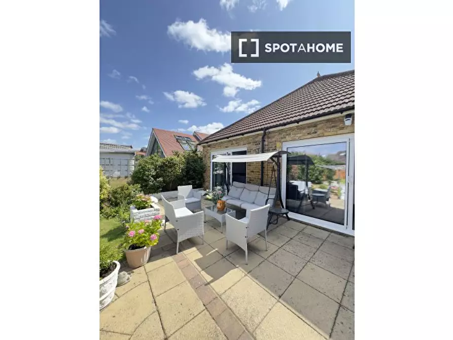 Immagine 18 di Appartamento in affitto  in Townsend Rd a Staines