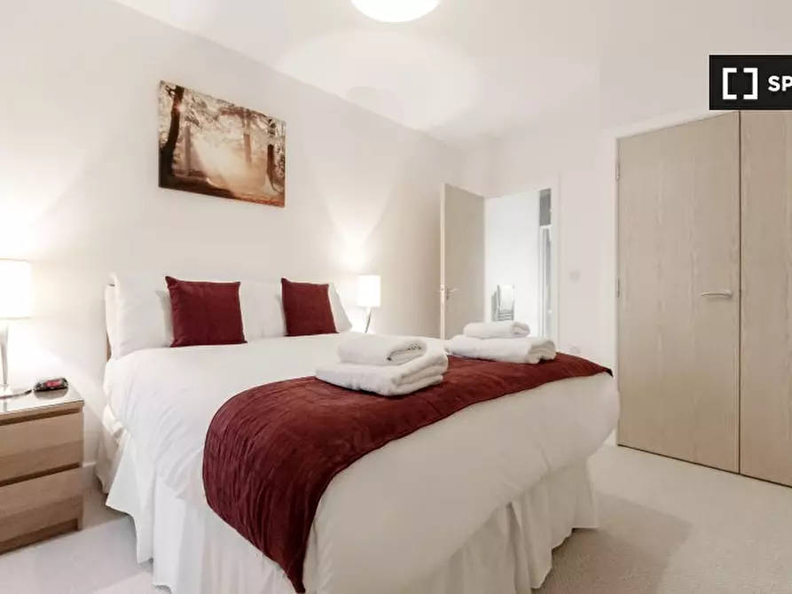 Immagine 2 di Appartamento in affitto  in Group House a Sutton