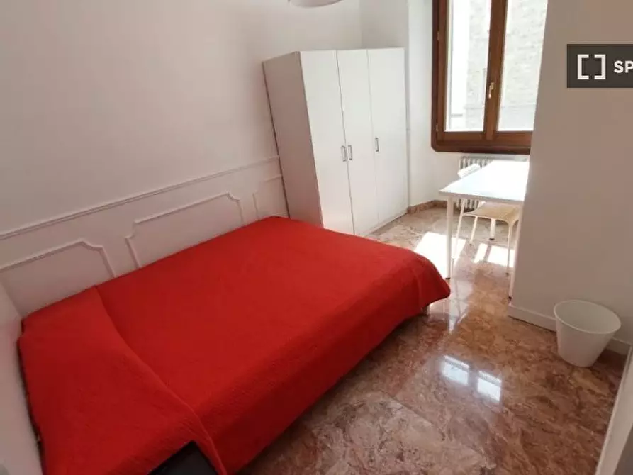 Immagine 2 di Camera condivisa in affitto  in Via Giuseppe la Farina a Firenze