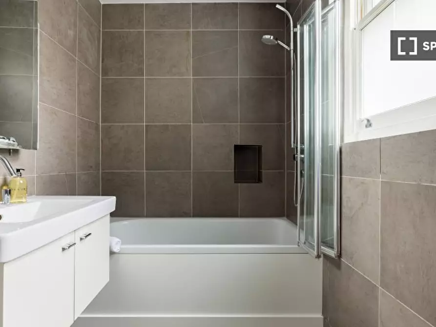 Immagine 4 di Appartamento in affitto  in Flood St a Kensington