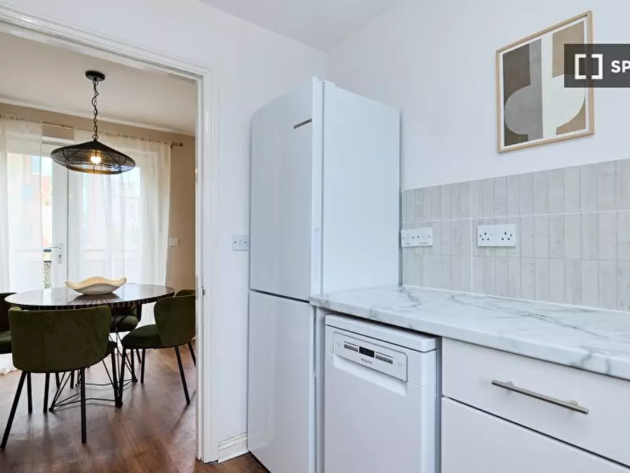 Immagine 13 di Appartamento in affitto  in Mellish Street a Poplar