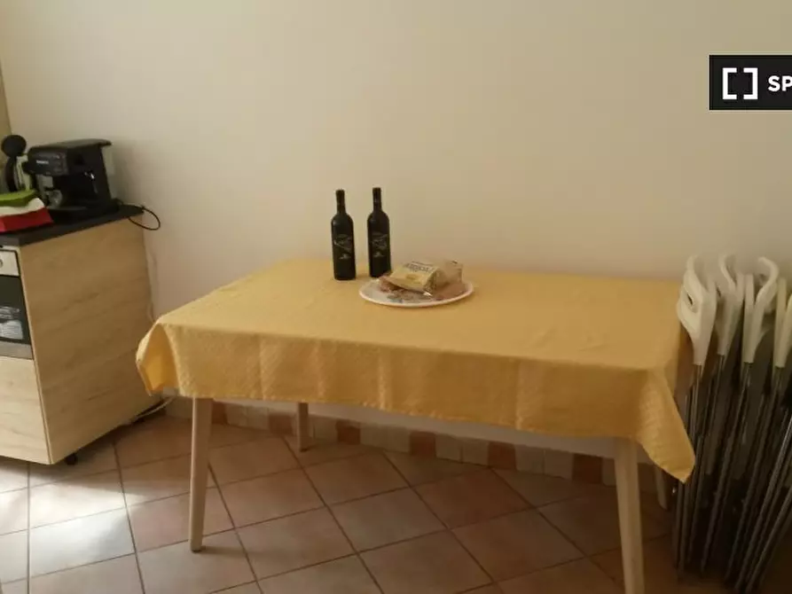 Immagine 2 di Camera condivisa in affitto  in Via di S. Giovanni in Laterano a Roma