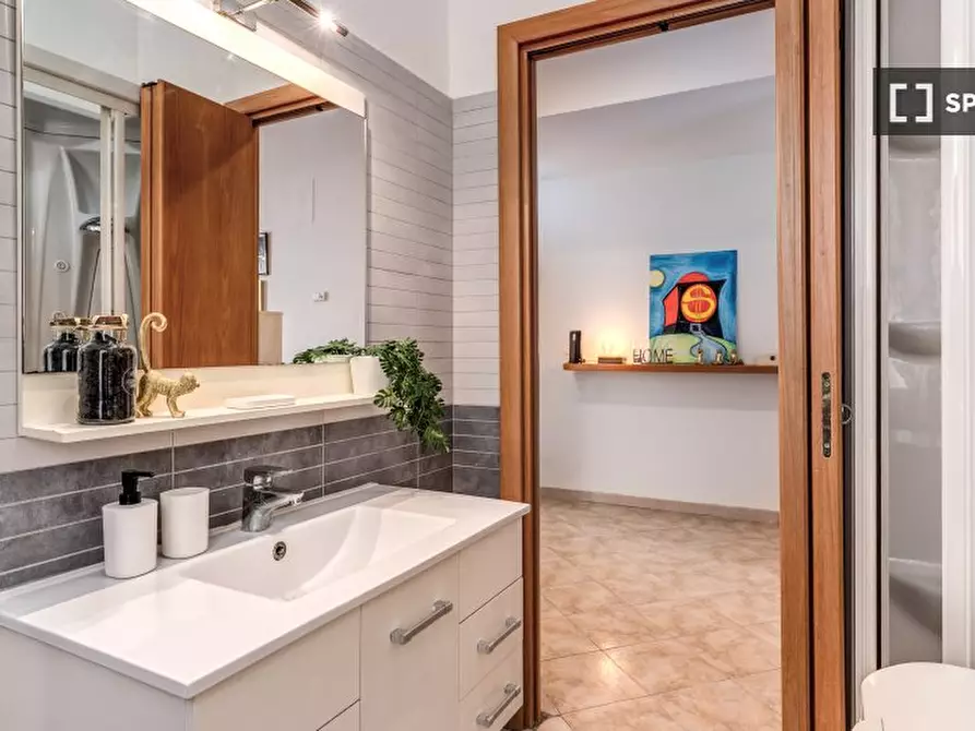 Immagine 7 di Appartamento in affitto  in Via dei Lauri a Roma