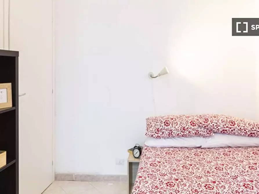 Immagine 2 di Camera condivisa in affitto  in Via Paolo Bassi a Milano
