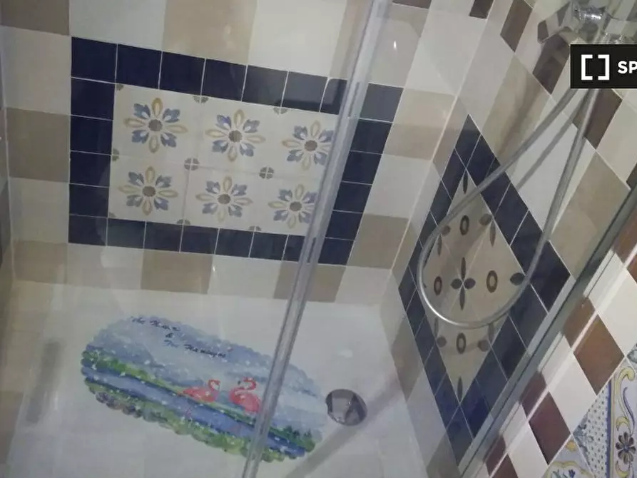 Immagine 7 di Camera condivisa in affitto  in Via Cosenza a Napoli