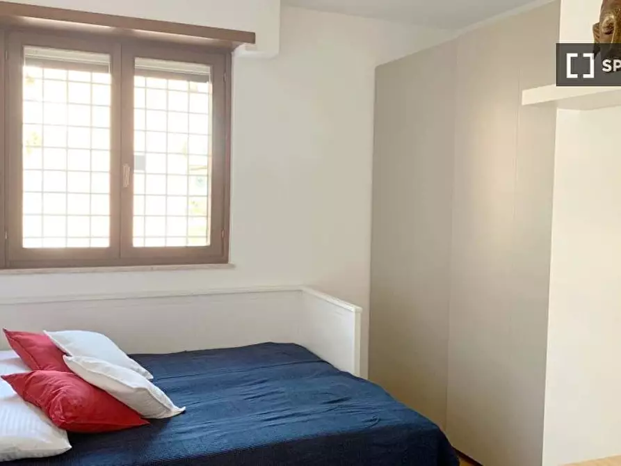 Immagine 11 di Appartamento in affitto  in V.le della Grande Muraglia a Roma