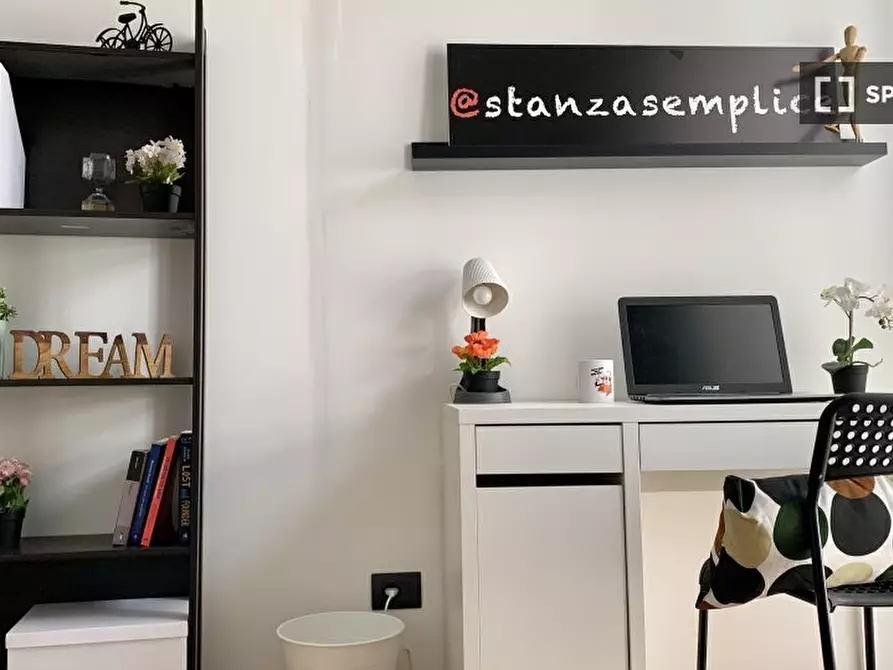 Immagine 4 di Camera condivisa in affitto  in Via Caraglio a Torino