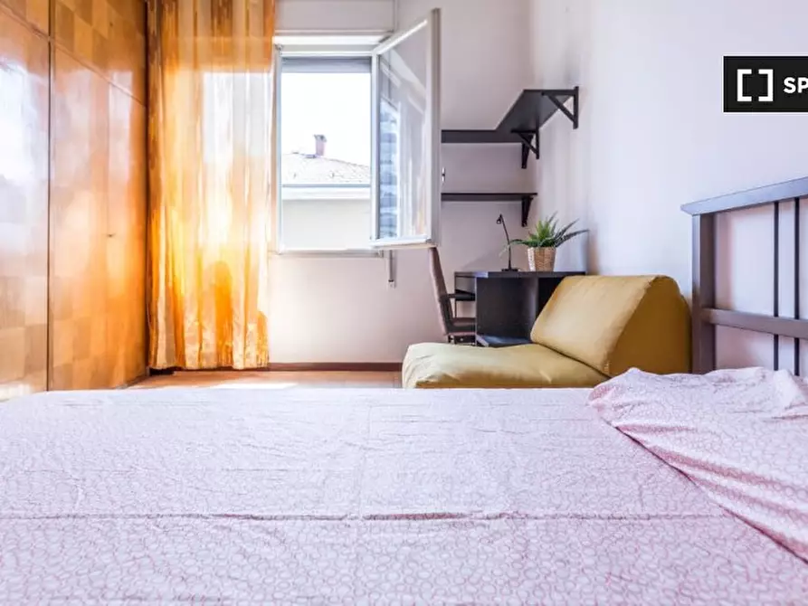 Immagine 3 di Camera condivisa in affitto  in Via Donato Creti a Bologna