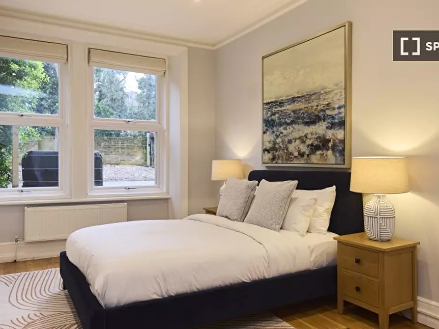 Immagine 5 di Appartamento in affitto  in Sinclair Rd a Hammersmith