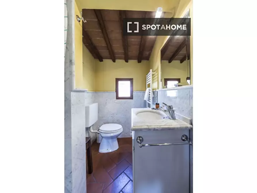 Immagine 11 di Appartamento in affitto  in Piazza di Santa Croce a Firenze