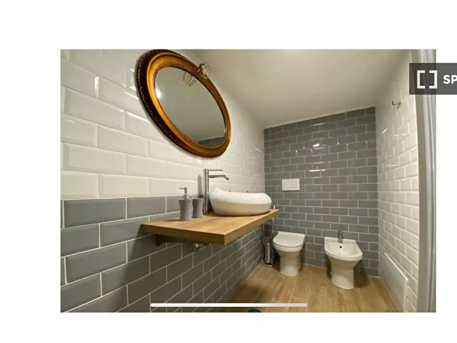 Immagine 13 di Appartamento in affitto  in Via San Biagio Dei Librai a Napoli