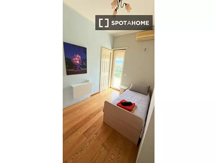 Immagine 1 di Camera condivisa in affitto  in V. Collatina a Roma