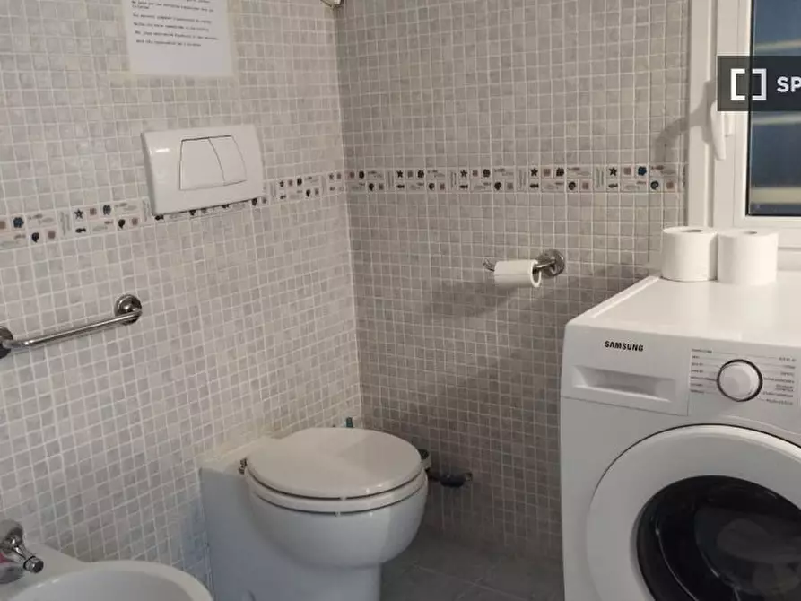 Immagine 7 di Camera condivisa in affitto  in Piazza Eschilo a Roma