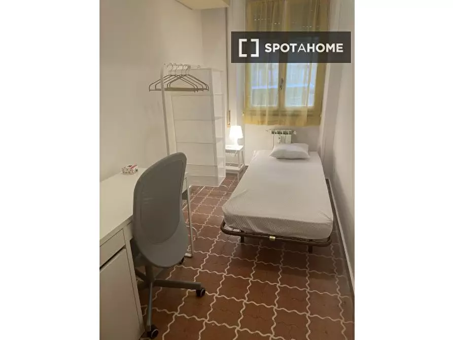 Immagine 2 di Camera condivisa in affitto  in Via Emilio de Marchi a Roma