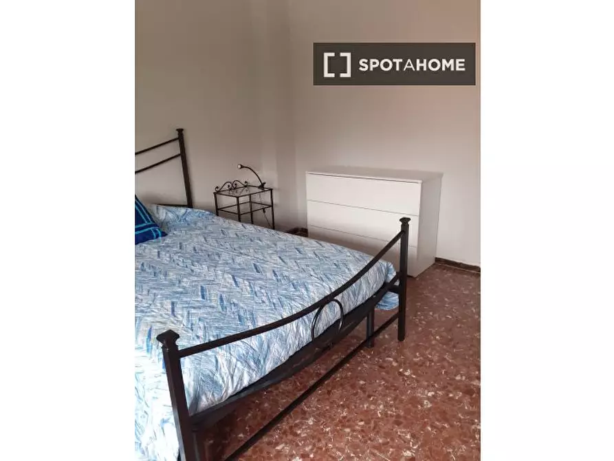 Immagine 2 di Camera condivisa in affitto  in Viale Alessandrino a Roma