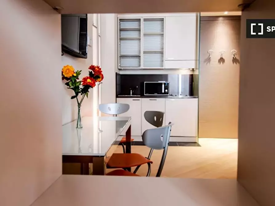 Immagine 6 di Appartamento in affitto  in Via Rizzoli a Bologna