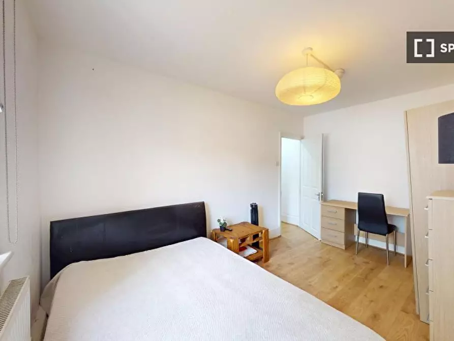 Immagine 1 di Camera condivisa in affitto  in Bethnal Grn Rd a Poplar