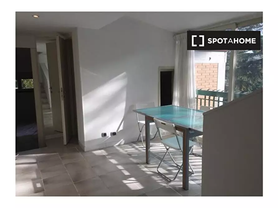 Immagine 4 di Appartamento in affitto  in P.za dei Giuochi Delfici a Roma