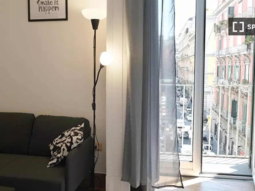 Immagine 18 di Camera condivisa in affitto  in Via Enrico Pessina n. a Napoli