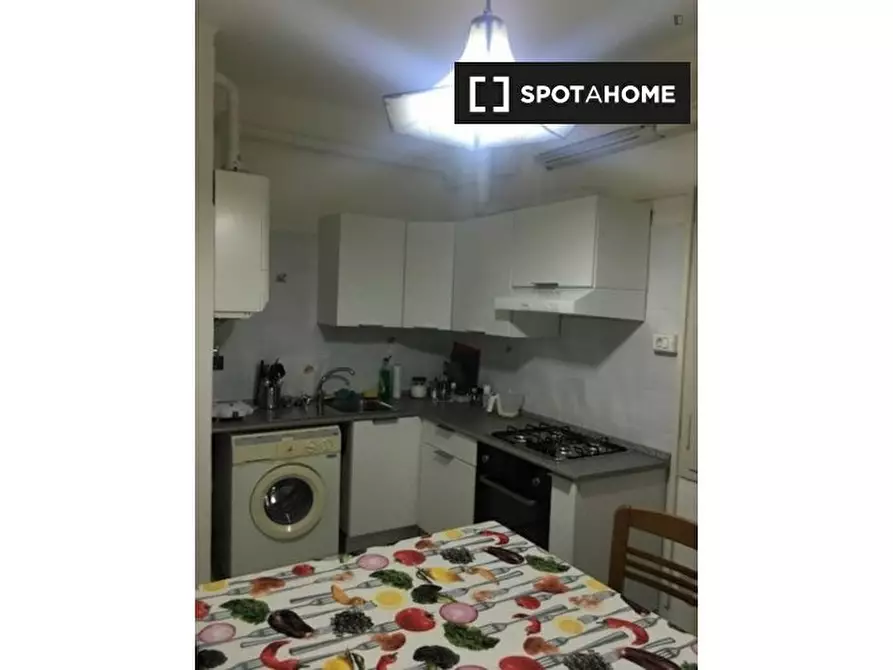 Immagine 6 di Camera condivisa in affitto  in Via de' Carracci a Bologna