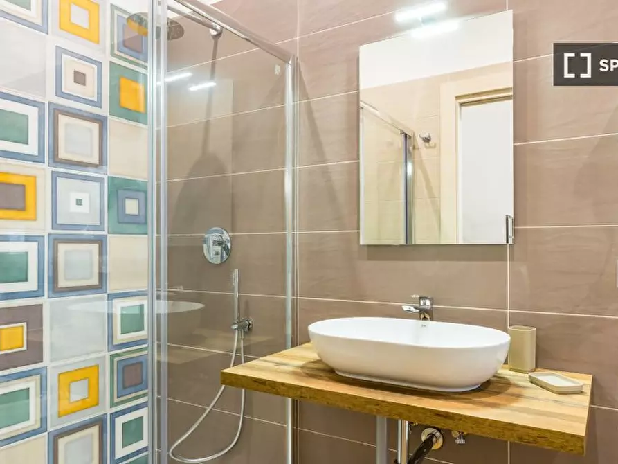 Immagine 11 di Appartamento in affitto  in Via Santa Teresa degli Scalzi a Napoli