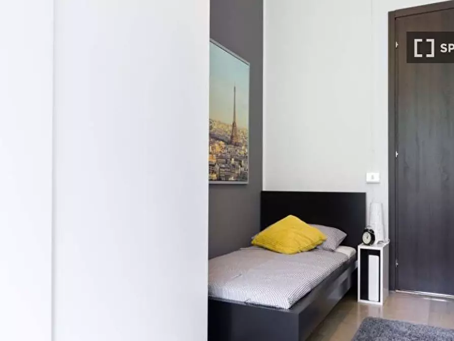 Immagine 4 di Camera condivisa in affitto  in Via Renato Serra a Milano