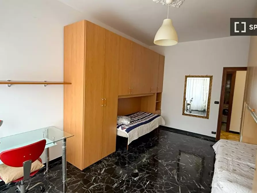 Immagine 13 di Camera condivisa in affitto  in C.so Europa a Genova