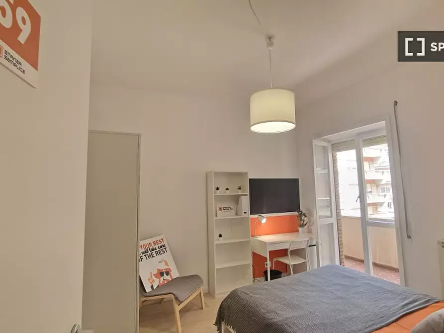 Immagine 1 di Camera condivisa in affitto  in Lungotevere di Pietra Papa a Roma