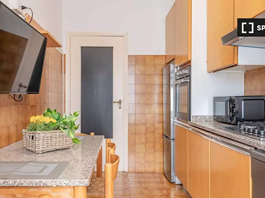 Immagine 12 di Camera condivisa in affitto  in Via Angera a Milano