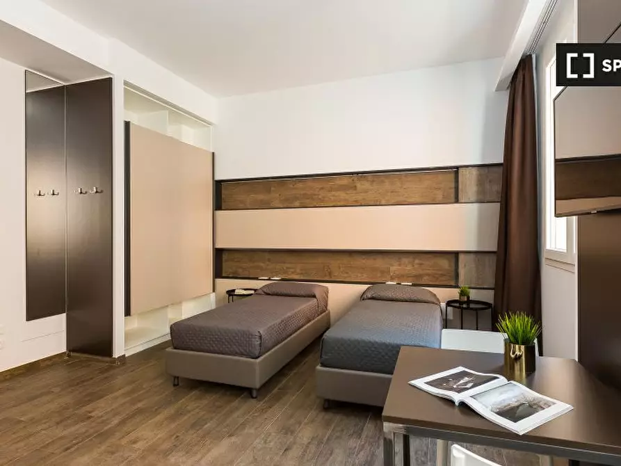 Immagine 2 di Ufficio in affitto  in Via della Marranella a Roma