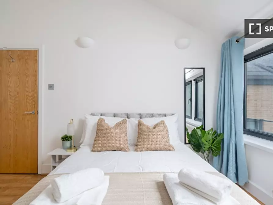 Immagine 17 di Appartamento in affitto  in Lion Court a Poplar