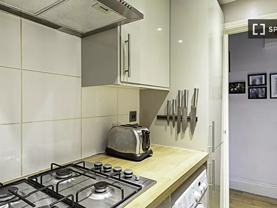 Immagine 14 di Appartamento in affitto  in Grafton Road a Ealing