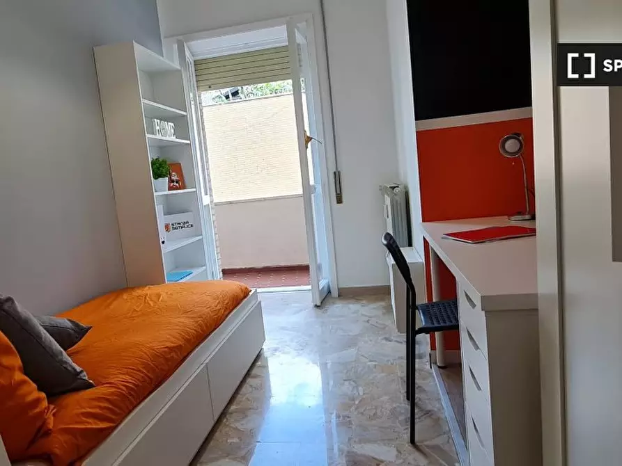 Immagine 5 di Camera condivisa in affitto  in Lungotevere di Pietra Papa a Roma