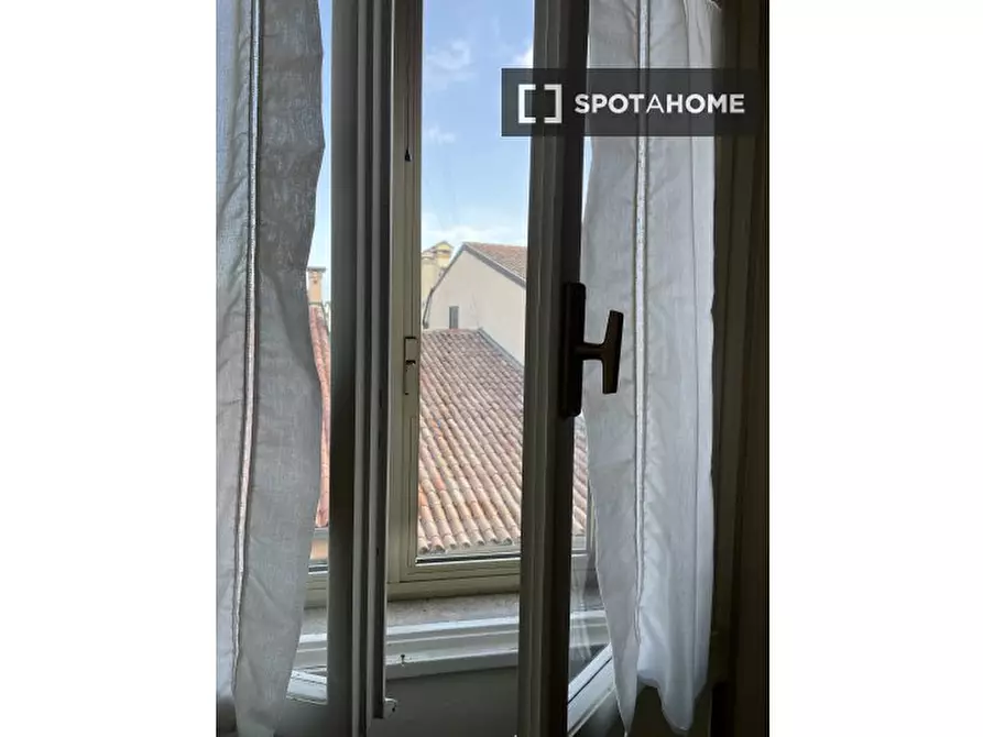 Immagine 6 di Camera condivisa in affitto  in Via Savonarola a Padova