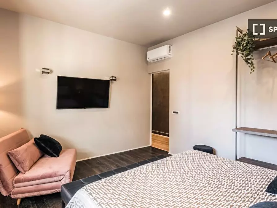 Immagine 12 di Appartamento in affitto  in Via San Tommaso d'Aquino a Roma