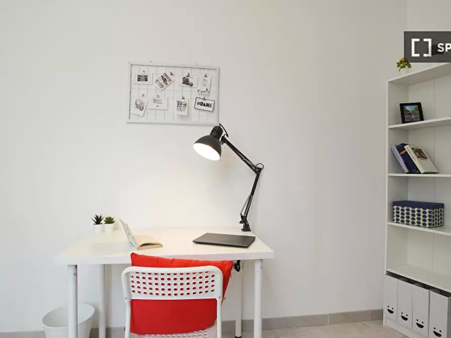 Immagine 5 di Camera condivisa in affitto  in Vico Noce a Napoli