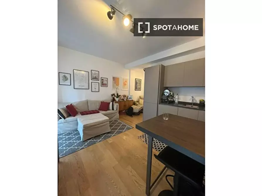 Immagine 1 di Appartamento in affitto  in Via Manfredonia a Milano
