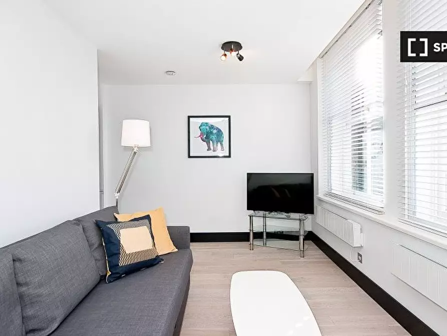 Immagine 3 di Appartamento in affitto  in Flat Heinze Building a Islington