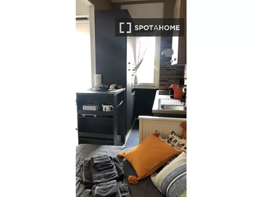 Immagine 11 di Ufficio in affitto  in Via Celeste Negarville a Torino