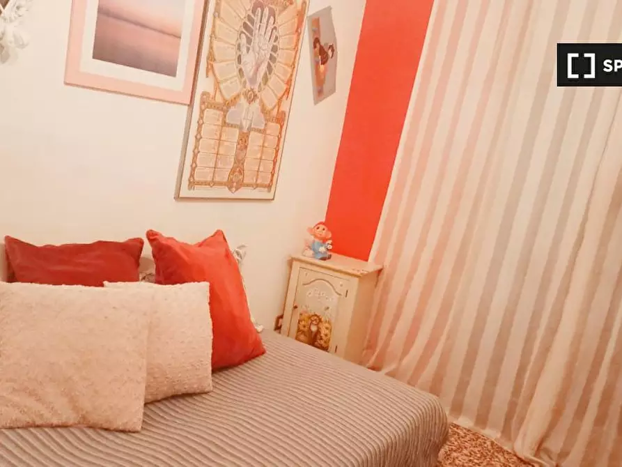 Immagine 3 di Camera condivisa in affitto  in Via Mogadiscio a Genova