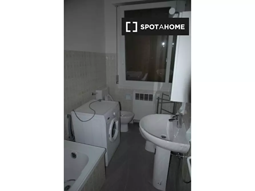 Immagine 6 di Camera condivisa in affitto  in Via Savena Antico a Bologna