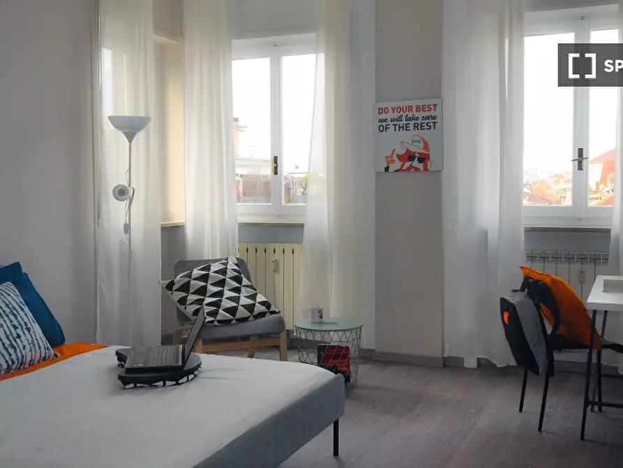 Immagine 4 di Camera condivisa in affitto  in Corso Massimo d'Azeglio n. Scala H a Torino